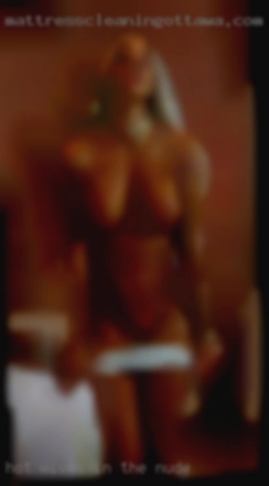 hot wives in the nude